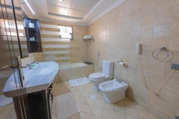 هتل Ewan Ajman Suites