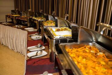هتل Ewan Ajman Suites