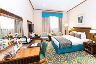 Golden Tulip Hotel Al  Barsha