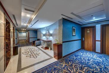 Golden Tulip Hotel Al  Barsha