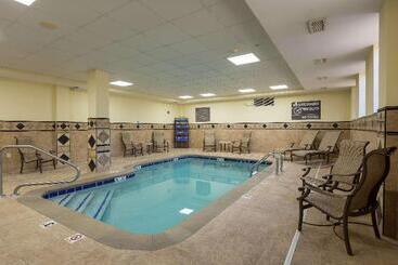 هتل Hampton Inn & Suites Knoxvilledowntown