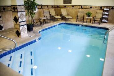هتل Hampton Inn & Suites Knoxvilledowntown