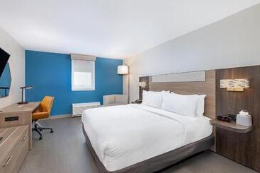 هتل Holiday Inn Express Atlanta Airport North By Ihg