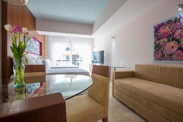 هتل Krystal Grand Los Cabos - All Inclusive