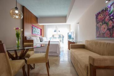 هتل Krystal Grand Los Cabos - All Inclusive