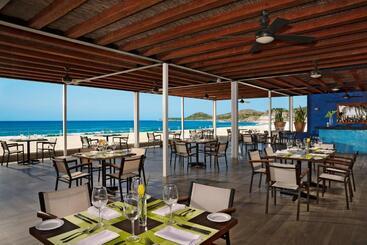هتل Krystal Grand Los Cabos - All Inclusive