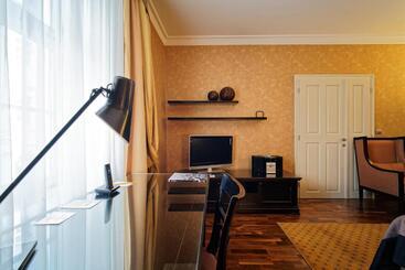 Skaritz Hotel & Residence