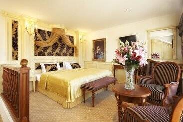 Luxury Family Hotel Royal Palace - Prague