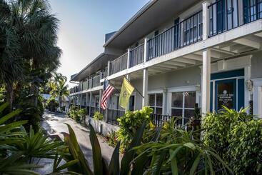 هتل Marco Island Lakeside Inn