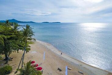 هتل New Star Beach Resort