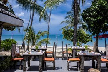 هتل New Star Beach Resort