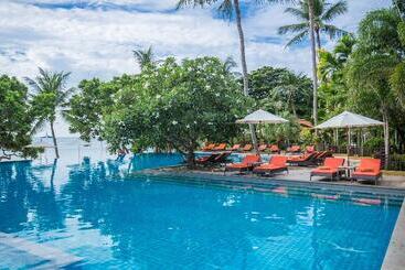 هتل New Star Beach Resort