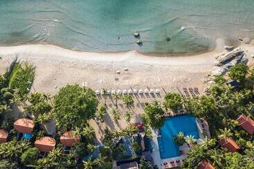 هتل New Star Beach Resort