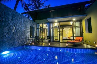 هتل New Star Beach Resort