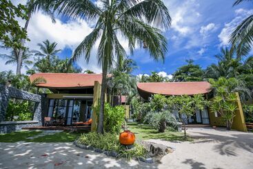 هتل New Star Beach Resort