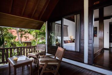 هتل New Star Beach Resort