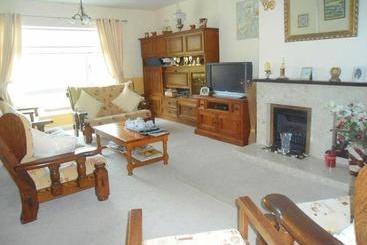 هتل Perrymount Country Home