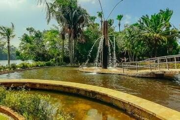 酒店 Porto Preguiças Resort