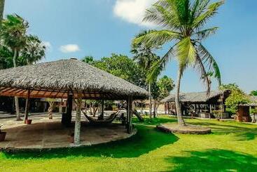酒店 Porto Preguiças Resort