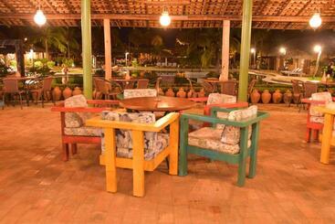酒店 Porto Preguiças Resort