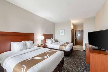 هتل Quality Suites