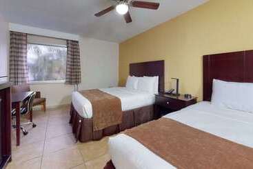 هتل Rodeway Inn & Suites Fort Lauderdale Airport & Cruise Port