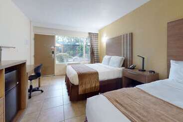 هتل Rodeway Inn & Suites Fort Lauderdale Airport & Cruise Port