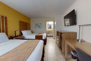 هتل Rodeway Inn & Suites Fort Lauderdale Airport & Cruise Port