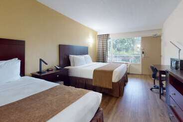 هتل Rodeway Inn & Suites Fort Lauderdale Airport & Cruise Port