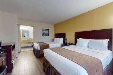 هتل Rodeway Inn & Suites Fort Lauderdale Airport & Cruise Port