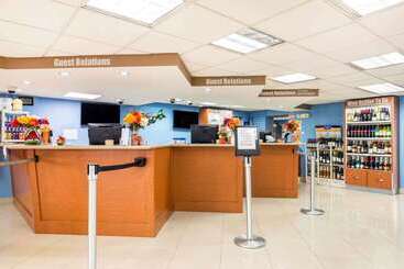هتل Rodeway Inn & Suites Fort Lauderdale Airport & Cruise Port