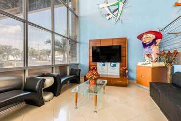 هتل Rodeway Inn & Suites Fort Lauderdale Airport & Cruise Port