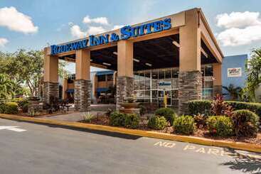 هتل Rodeway Inn & Suites Fort Lauderdale Airport & Cruise Port