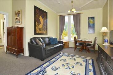 هتل Sennen House Boutique Accommodation