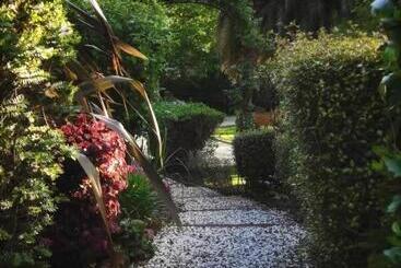 هتل Sennen House Boutique Accommodation