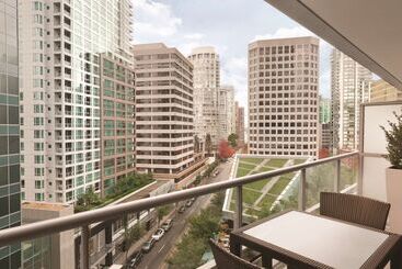 هتل Shangrila Vancouver