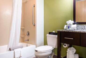 هتل Sleep Inn & Suites