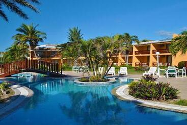 هتل Sugar Bay Club Suites &