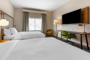هتل Fairfield By Marriott Inn & Suites Sandusky