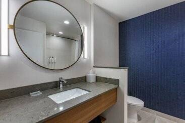 هتل Fairfield By Marriott Inn & Suites Sandusky