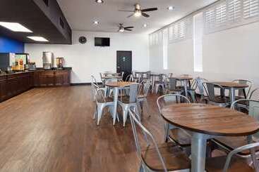 Surestay Hotel By Best Western Phoenix Airport