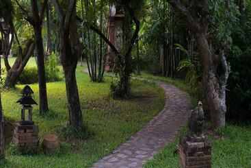 Отель Taladya Chiang Mai Homestay