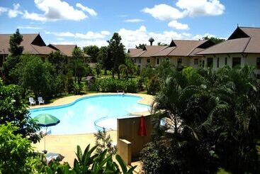 هتل Teak Garden Resort, Chiang Rai