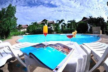 هتل Teak Garden Resort, Chiang Rai