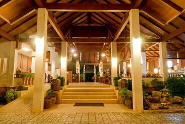 هتل Teak Garden Resort, Chiang Rai