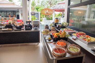 هتل The Sunset Beach Resort & Spa Taling Ngam