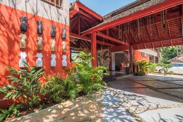 هتل The Sunset Beach Resort & Spa Taling Ngam