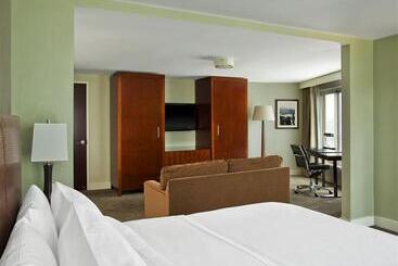 هتل The Westin Jersey City Newport