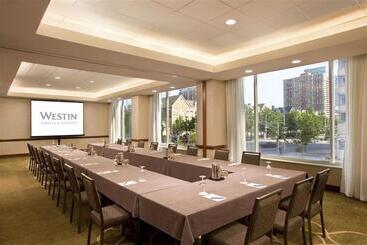 هتل The Westin Jersey City Newport