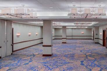 هتل The Westin Jersey City Newport